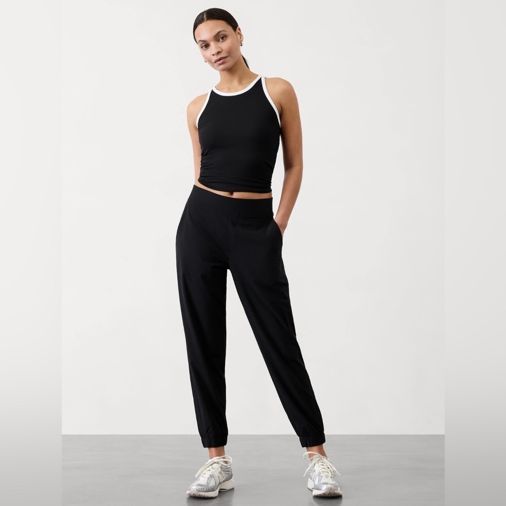 NWT Athleta Black Brooklyn Jogger Size 2/P.